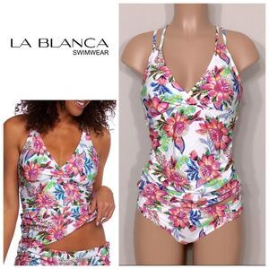 New. La Blanca floral Tankini set. Normally $189
8-top/10-bottom